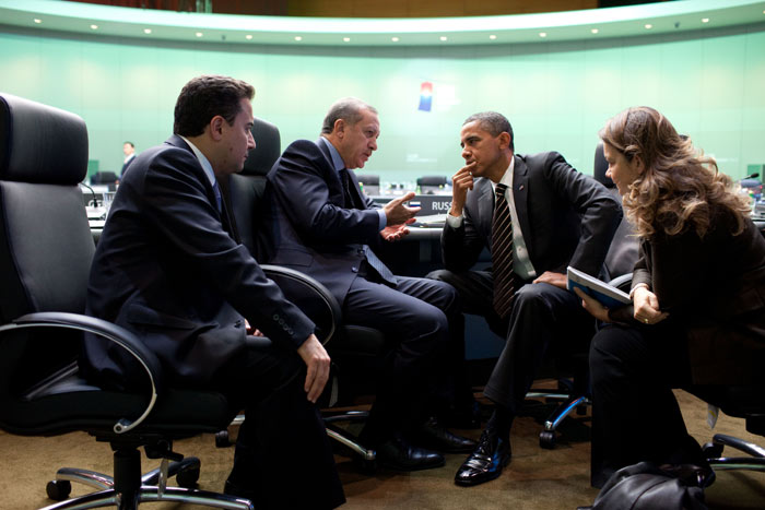 President Erdoğan spreekt met president Obama tijdens de G20 Top in Seoul.