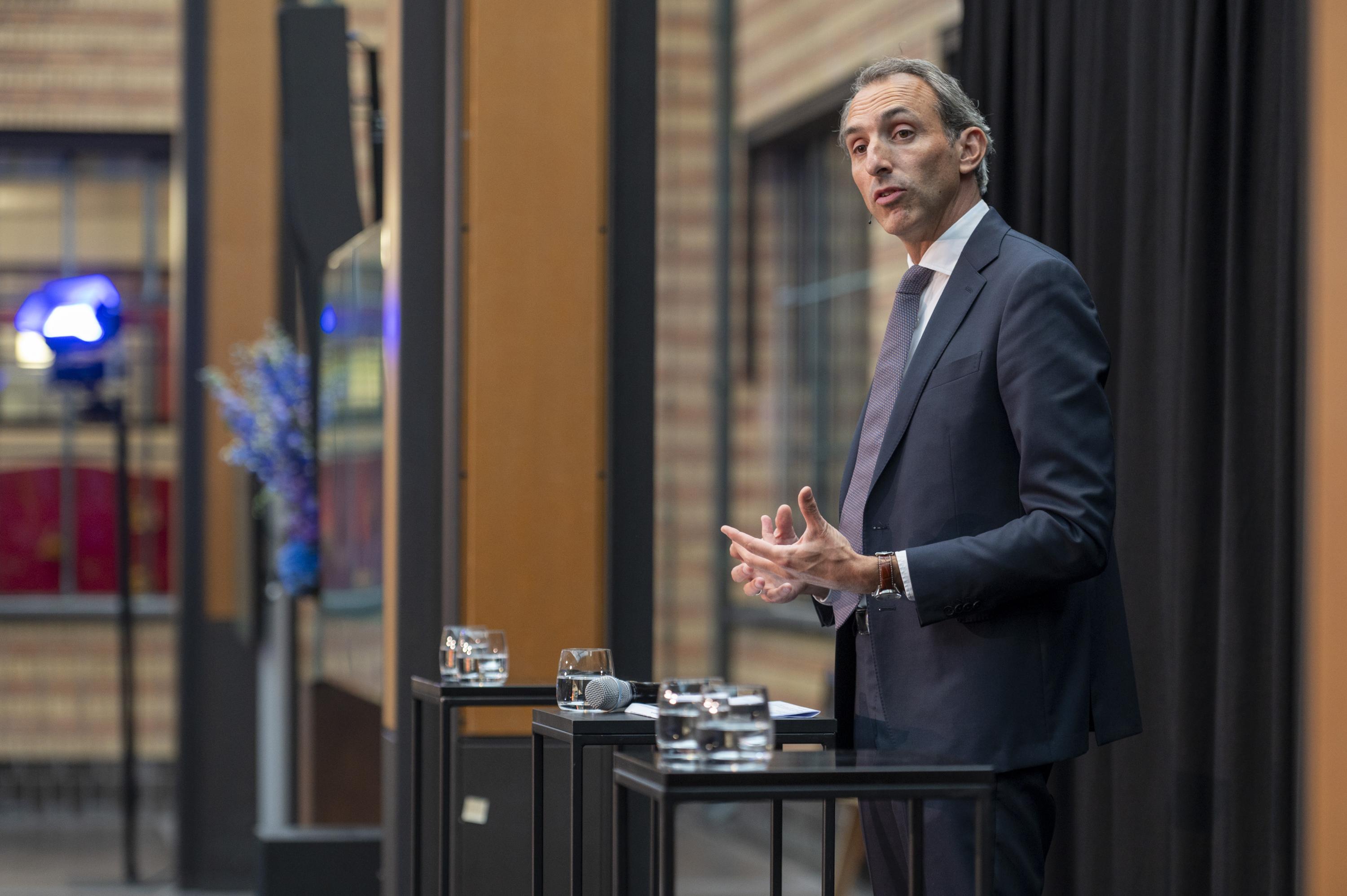 Rem Korteweg moderates session