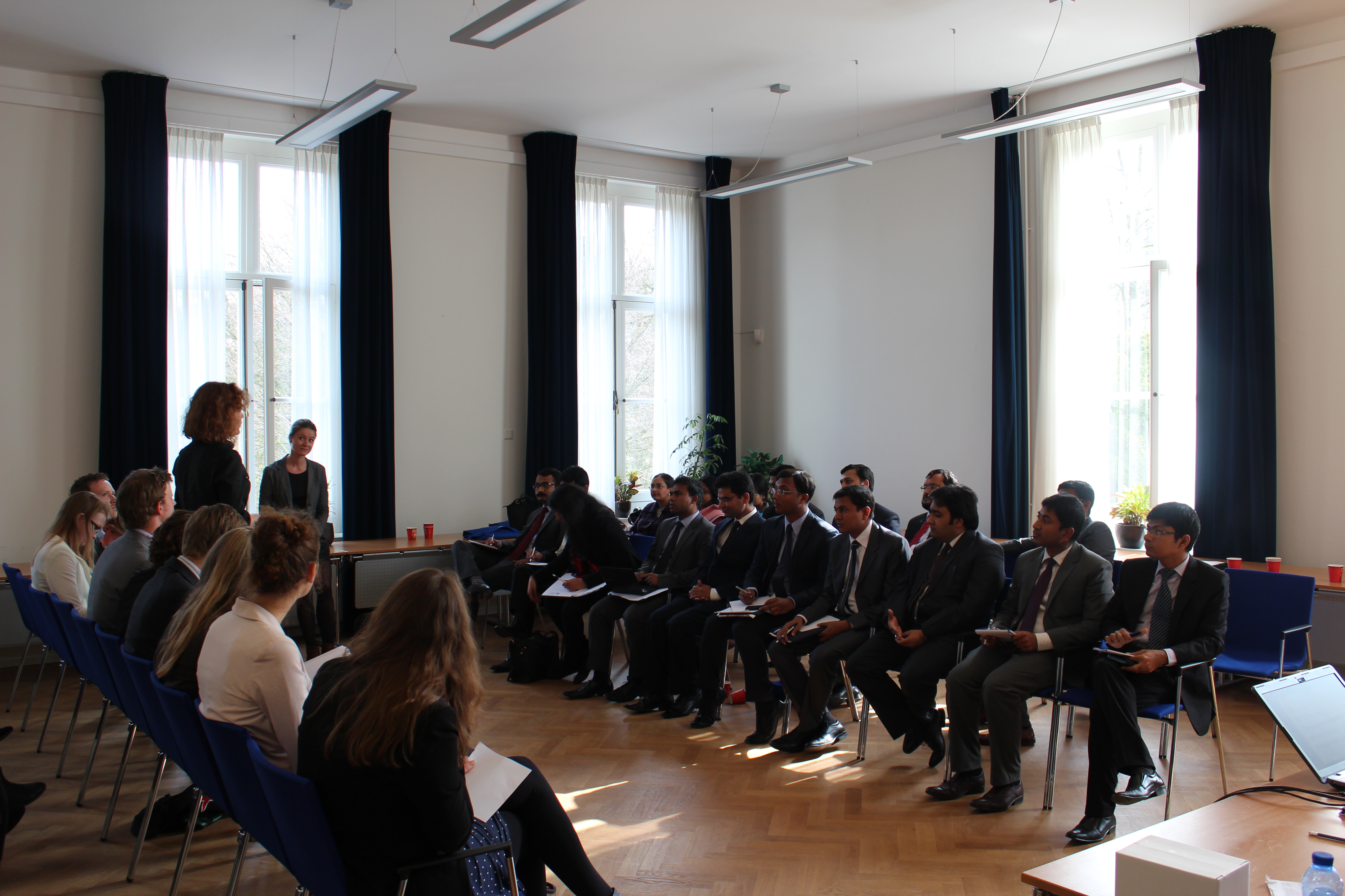 Debating session between diplomats from Bangladesh and Pakistan and interns from the Dutch MFA