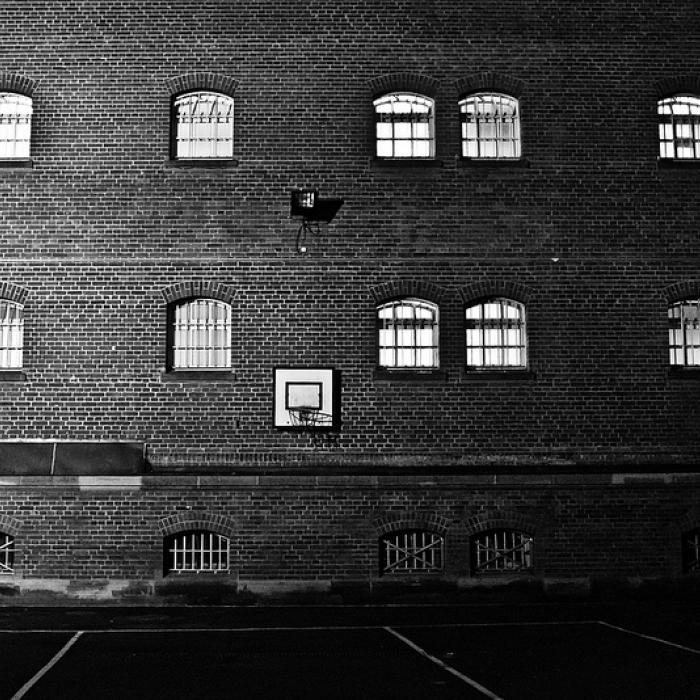 Little empirical evidence for recruitment in prisons
