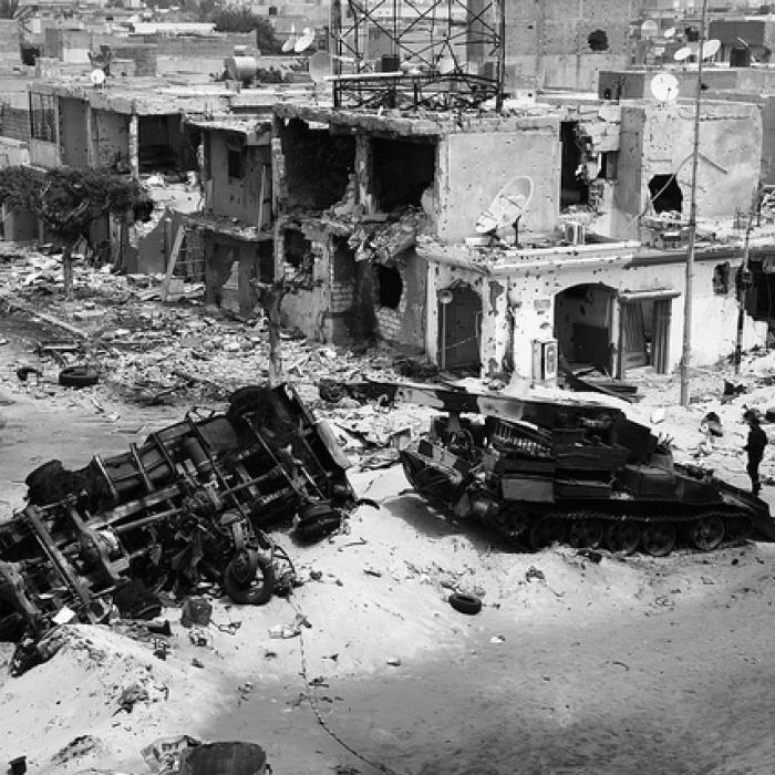A violent compound: competition, crime and modern conflict