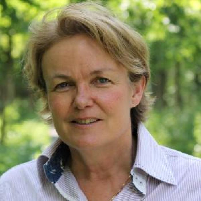 Annelies Zoomers