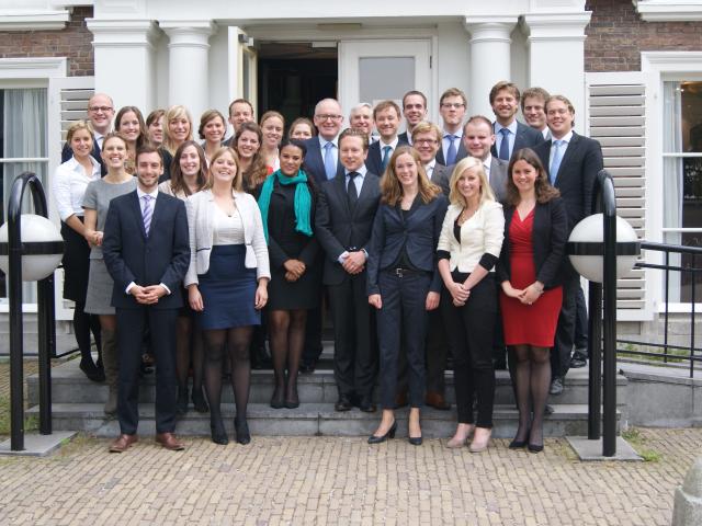 Minister Timmermans visits Clingendael to talk to ‘het klasje’