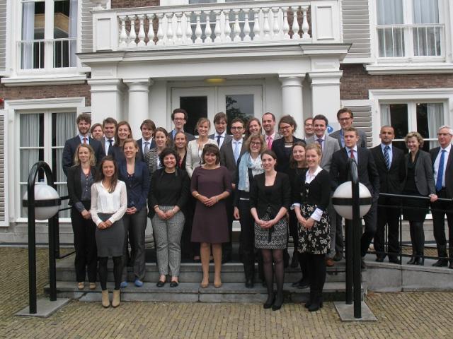 Busy, busy times: ‘het klasje’ keeps calm and carries on!
