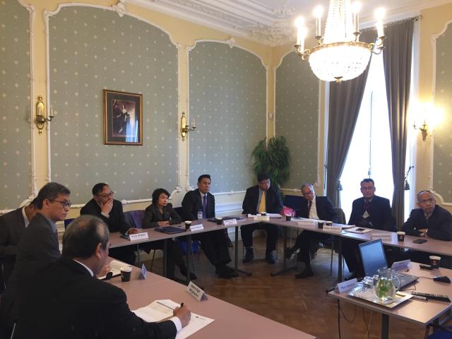 Training completed for senior Indonesian diplomats