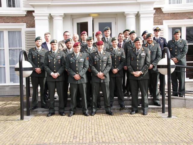Clingendael briefs Combat Engineers on hybrid warfare