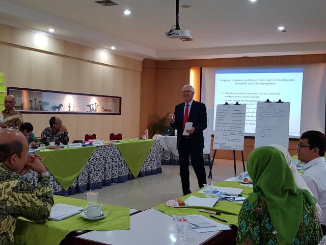 Diplomats from Indonesia trained by Clingendael Academy 