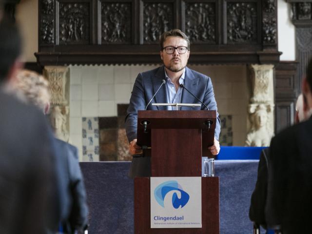 Learn to speak the language: Course on International Relations 