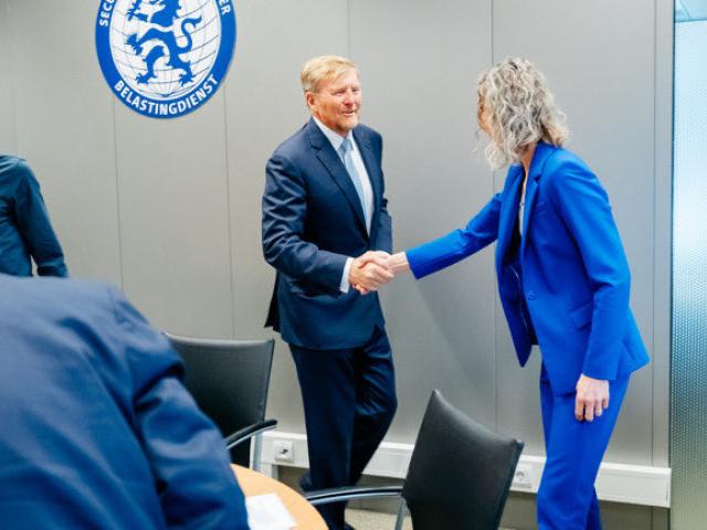 Clingendael bij rondetafelgesprek met koning en staatssecretaris over cloudsoevereiniteit