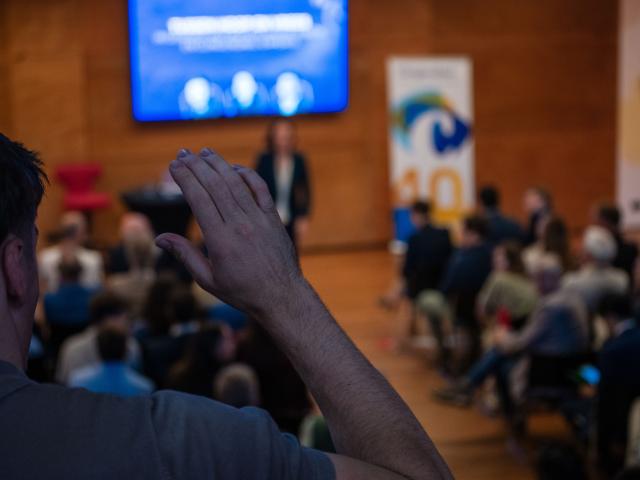 Weerbaarder worden in een onrustige wereld: Clingendael en Buitenlandse Zaken in gesprek met Nederlanders